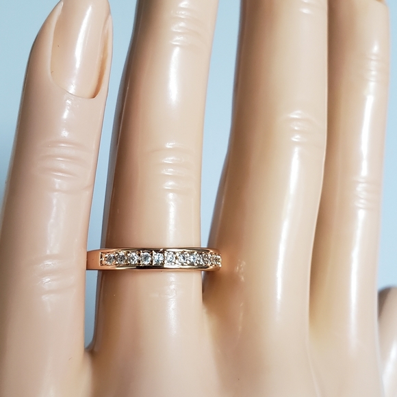 HOST PICK!!! ⭐ 18k Channel Set Band - Picture 8 of 8